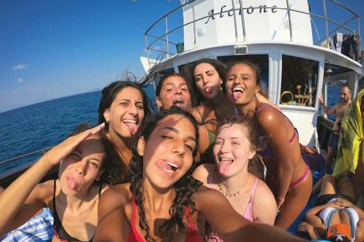 Naturskjønn båttur rundt Ischia med badestopp og lunsj om bord, foto 9 | wizardtrip