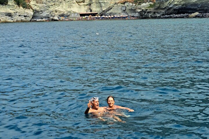 Naturskjønn båttur rundt Ischia med badestopp og lunsj om bord, foto 23 | wizardtrip