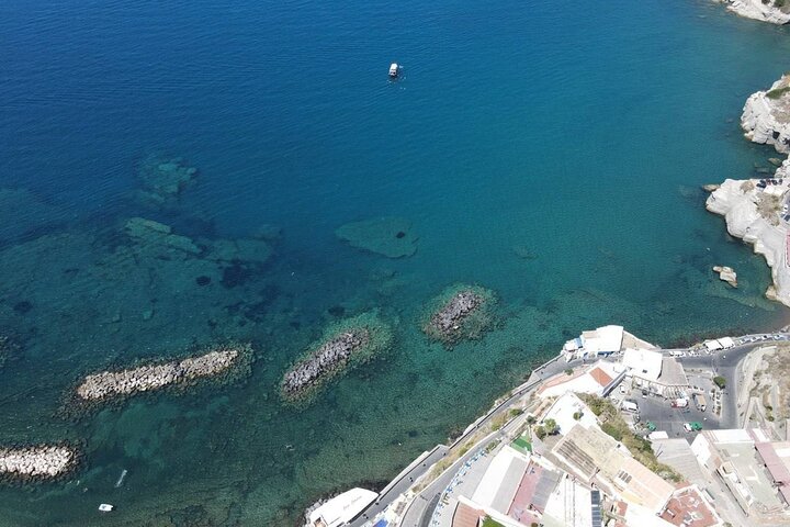 Naturskjønn båttur rundt Ischia med badestopp og lunsj om bord, foto 29 | wizardtrip
