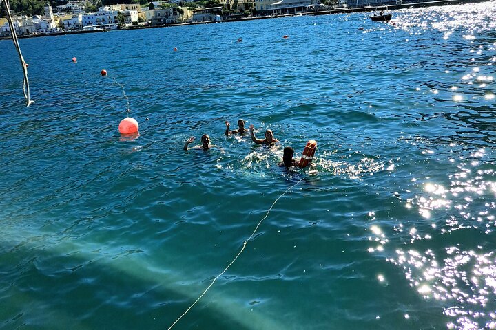 Naturskjønn båttur rundt Ischia med badestopp og lunsj om bord, foto 32 | wizardtrip