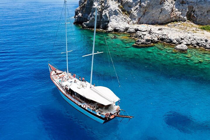 Rhodes Day Cruise (with lunch & unlimited drinks) 5.5 Hours | wizardtrip