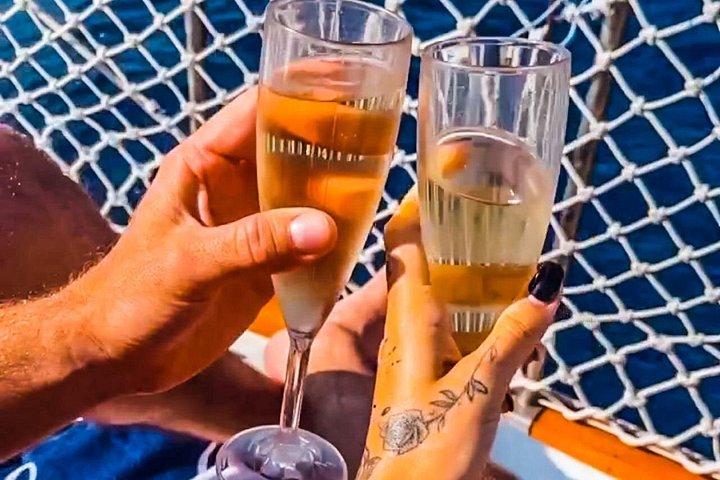 Crociera giornaliera a Rodi con nuoto, snorkeling, pranzo e bevande su una barca tradizionale, foto 19 | wizardtrip