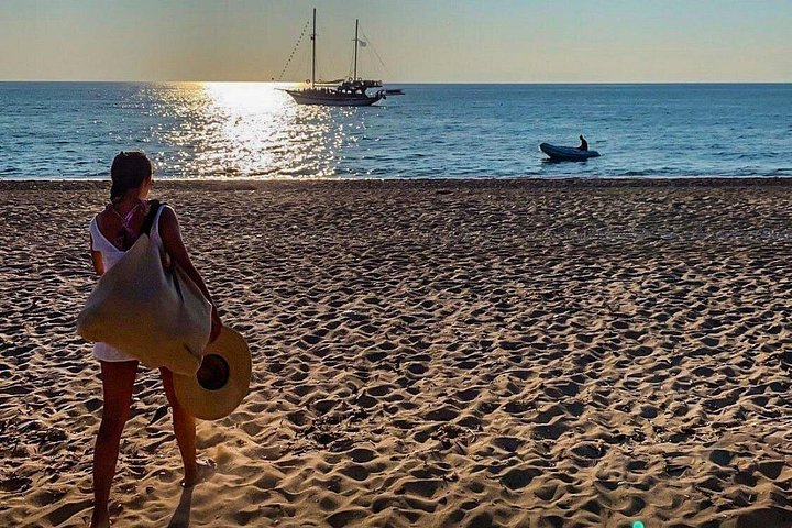 Crociera giornaliera a Rodi con nuoto, snorkeling, pranzo e bevande su una barca tradizionale, foto 48 | wizardtrip