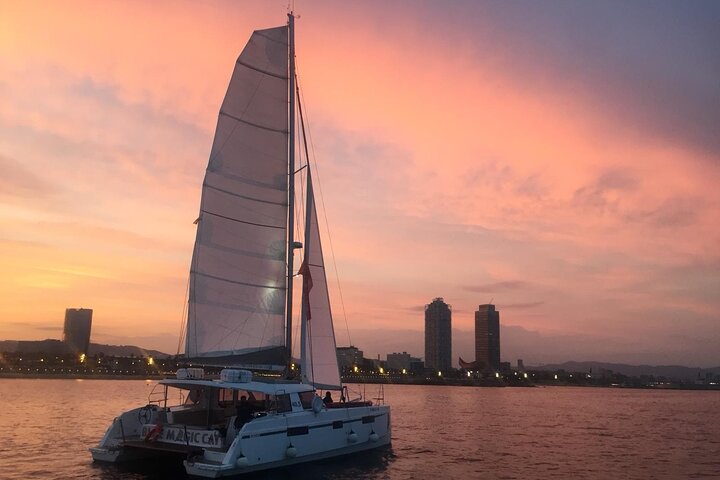 バルセロナのサンセットセーリングツアー、オープンバーとタパス付き、写真19 | wizardtrip