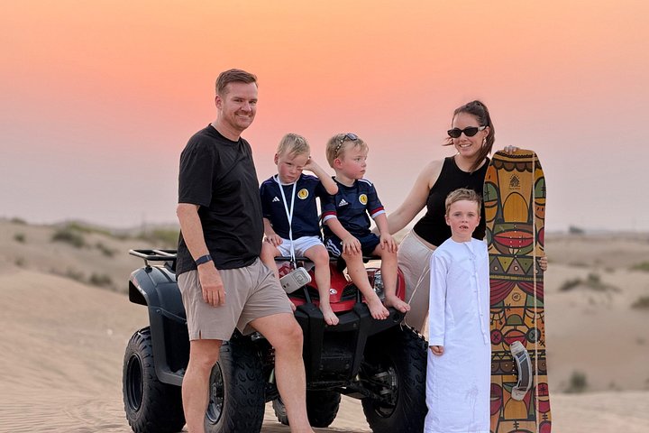Upplev en ökensafari i Abu Dhabi med dune bashing, kamelridning, BBQ-middag och live-shower, foto 8 | wizardtrip