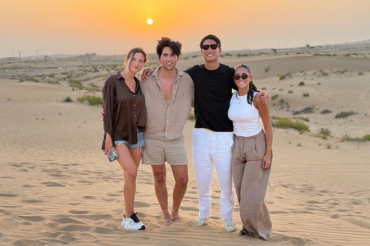 Upplev en ökensafari i Abu Dhabi med dune bashing, kamelridning, BBQ-middag och live-shower, foto 10 | wizardtrip