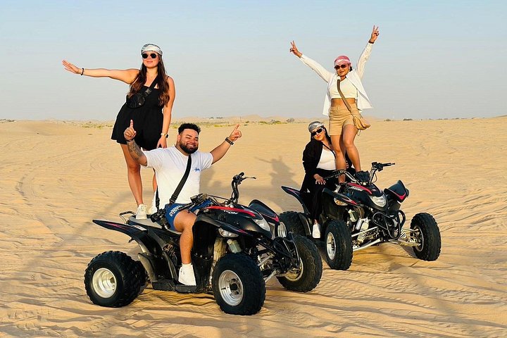 Upplev en ökensafari i Abu Dhabi med dune bashing, kamelridning, BBQ-middag och live-shower, foto 12 | wizardtrip
