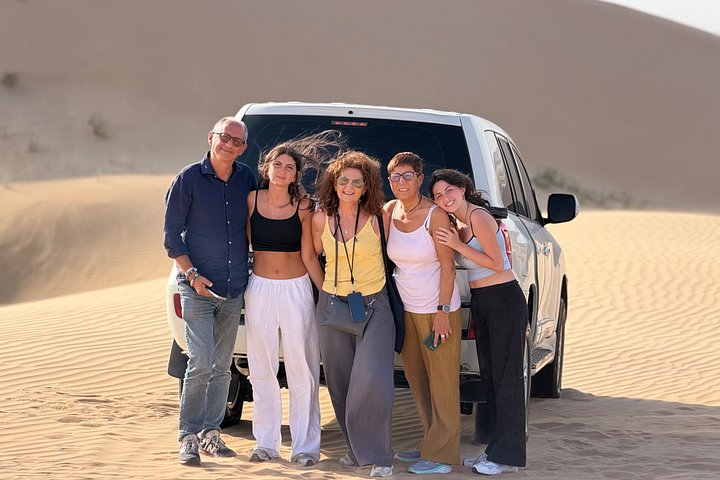 Upplev en ökensafari i Abu Dhabi med dune bashing, kamelridning, BBQ-middag och live-shower, foto 15 | wizardtrip