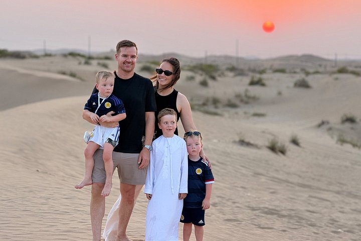 Upplev en ökensafari i Abu Dhabi med dune bashing, kamelridning, BBQ-middag och live-shower, foto 17 | wizardtrip