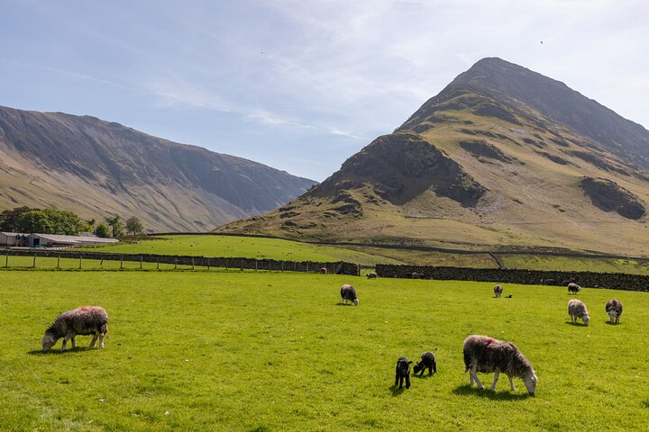 Visite panoramique du Lake District National Park, présentant ses lacs, ses fells et ses sites historiques, photo 16 | wizardtrip
