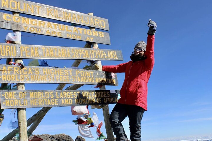 Trek vers le sommet du Mont Kilimandjaro sur la Route Machame, en Tanzanie, photo 9 | wizardtrip