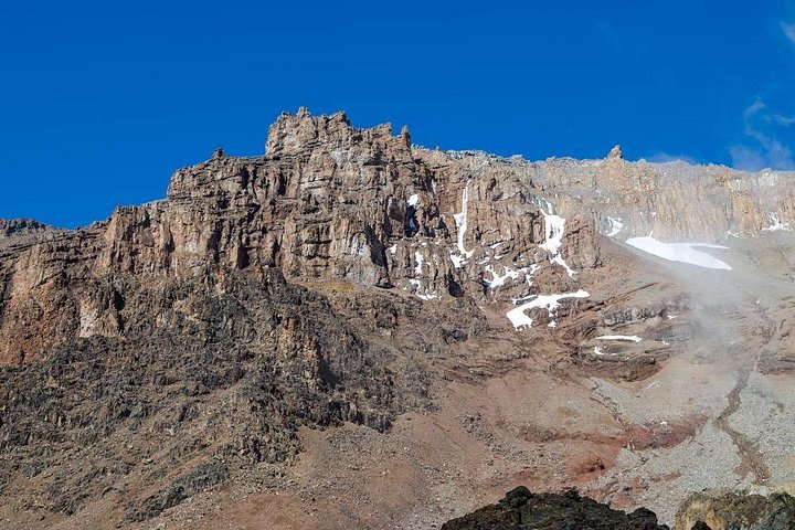 Trek vers le sommet du Mont Kilimandjaro sur la Route Machame, en Tanzanie, photo 23 | wizardtrip
