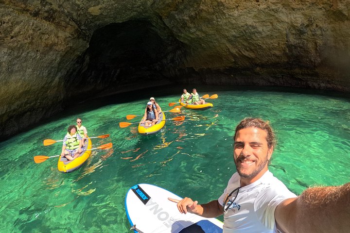 Aventure en kayak vers les grottes de Benagil à Portimão, Portugal, exploration des grottes marines et du littoral, photo 13 | wizardtrip