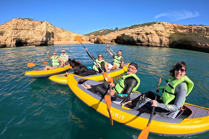 Aventure en kayak vers les grottes de Benagil à Portimão, Portugal, exploration des grottes marines et du littoral, photo 15 | wizardtrip