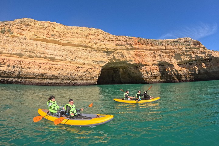 Aventure en kayak vers les grottes de Benagil à Portimão, Portugal, exploration des grottes marines et du littoral, photo 22 | wizardtrip