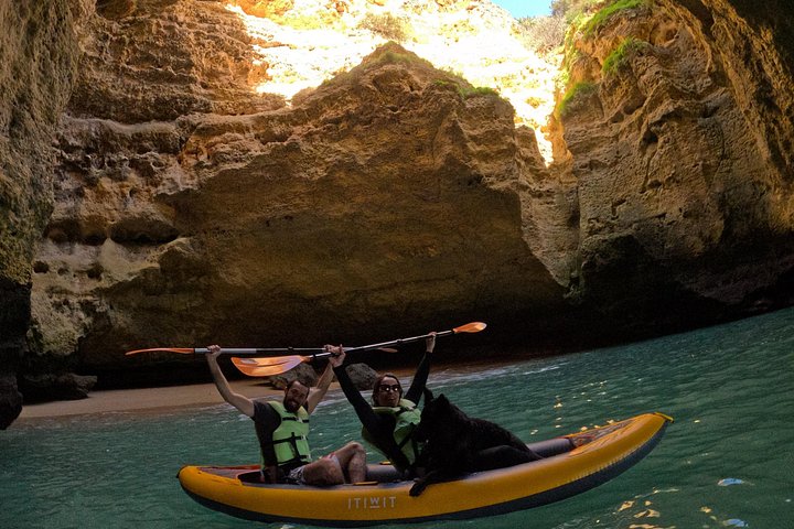 Aventure en kayak vers les grottes de Benagil à Portimão, Portugal, exploration des grottes marines et du littoral, photo 30 | wizardtrip