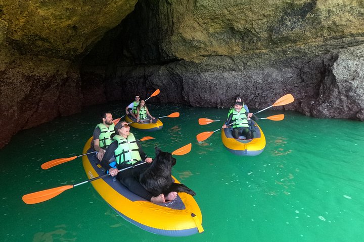 Aventure en kayak vers les grottes de Benagil à Portimão, Portugal, exploration des grottes marines et du littoral, photo 31 | wizardtrip