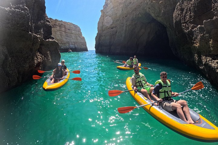 Aventura de caiaque à Gruta de Benagil e à deslumbrante costa do Algarve, foto 6 | wizardtrip