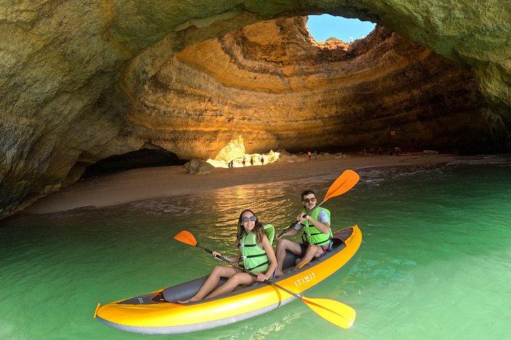 Aventura de caiaque à Gruta de Benagil e à deslumbrante costa do Algarve, foto 7 | wizardtrip