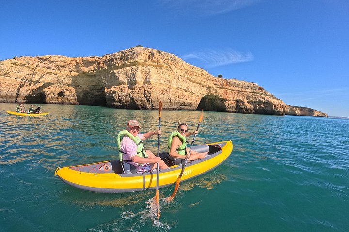 Aventura de caiaque à Gruta de Benagil e à deslumbrante costa do Algarve, foto 13 | wizardtrip