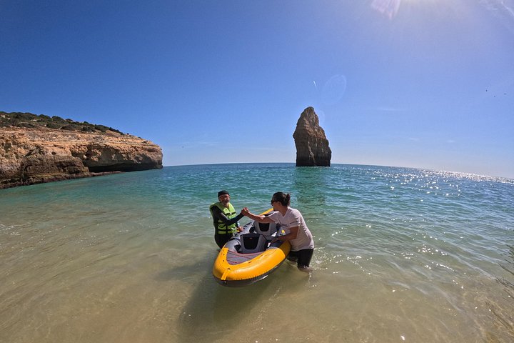 Aventura de caiaque à Gruta de Benagil e à deslumbrante costa do Algarve, foto 16 | wizardtrip