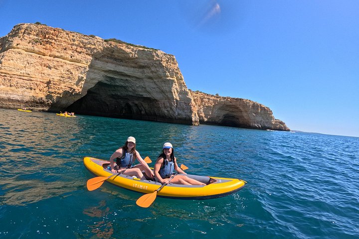 Aventura de caiaque à Gruta de Benagil e à deslumbrante costa do Algarve, foto 22 | wizardtrip