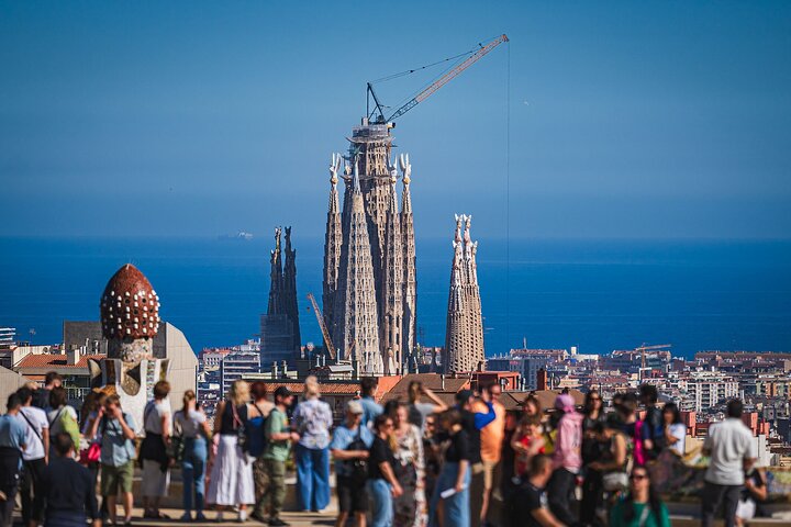 バルセロナのグエル公園ガイドツアー、ガウディのカラフルなモザイクと建築を紹介、写真22 | wizardtrip