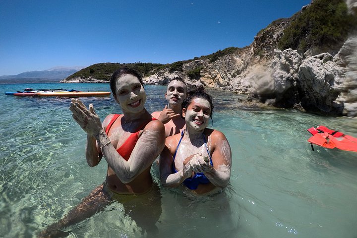 Stand-up paddleboard-eventyr i det klare vannet i Marathi Bay, Kreta, med fantastisk kystutsikt, foto 8 | wizardtrip