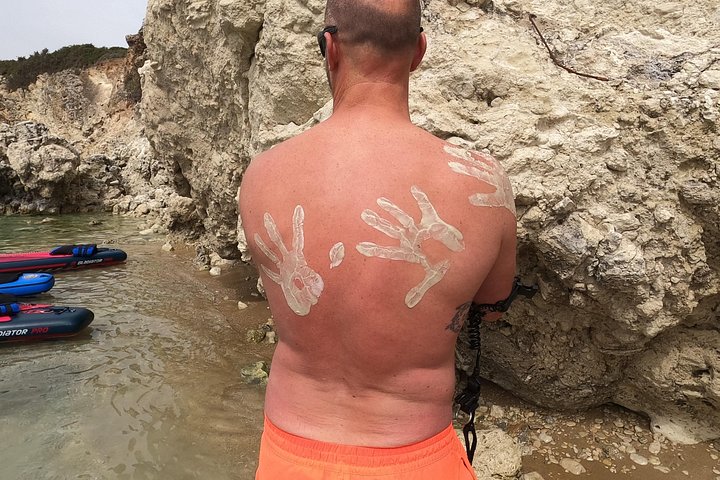 Stand-up paddleboard-eventyr i det klare vannet i Marathi Bay, Kreta, med fantastisk kystutsikt, foto 16 | wizardtrip
