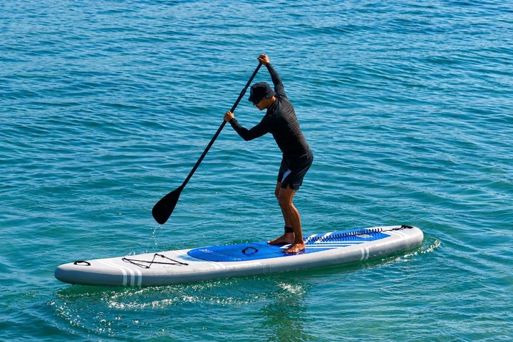 Stand-up paddleboard-eventyr i det klare vannet i Marathi Bay, Kreta, med fantastisk kystutsikt, foto 30 | wizardtrip
