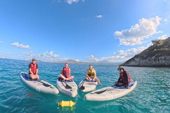 Stand-up paddleboard-eventyr i det klare vannet i Marathi Bay, Kreta, med fantastisk kystutsikt, foto 32 | wizardtrip