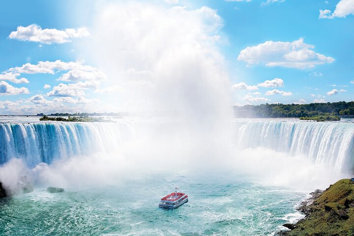 Exclusieve Prioriteit Niagara Boottocht & Journey Behind Falls | wizardtrip