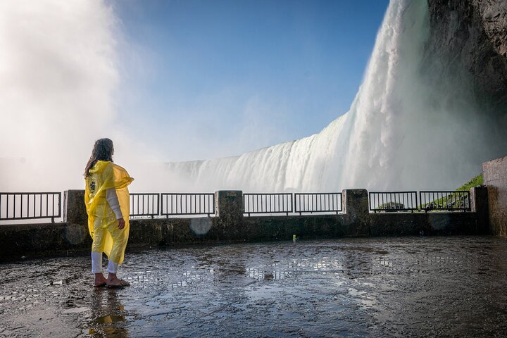 Exklusiv Niagara Falls-tur med båttur och upplevelse bakom fallen, foto 30 | wizardtrip