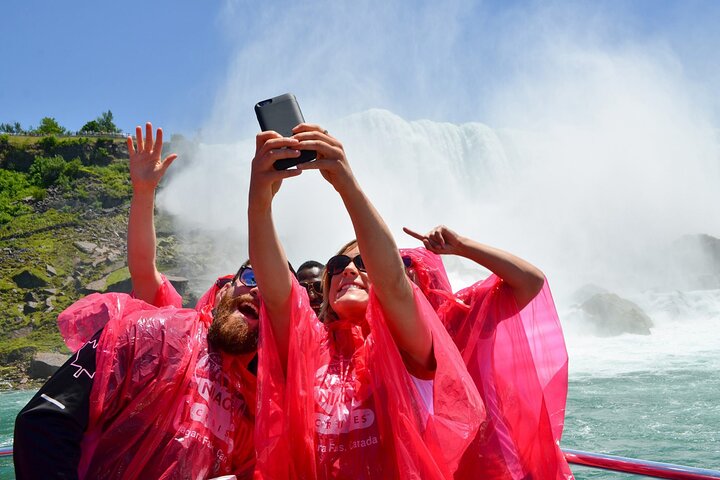 Explorez les Chutes du Niagara avec une croisière et l'expérience du Voyage Derrière les Chutes, photo 15 | wizardtrip
