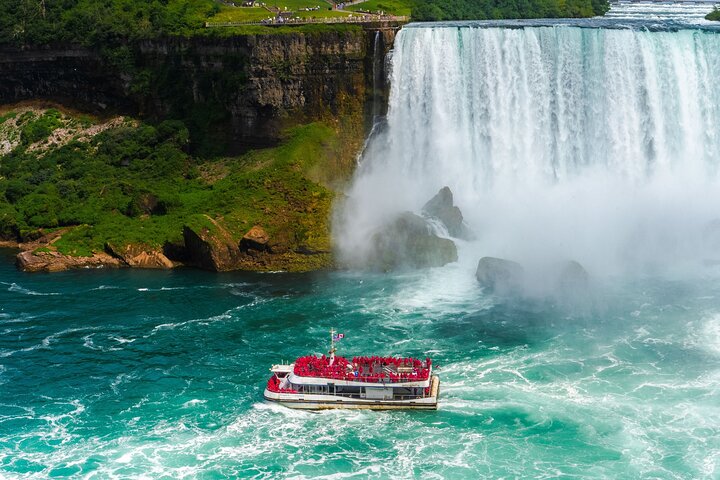 Explorez les Chutes du Niagara avec une croisière et l'expérience du Voyage Derrière les Chutes, photo 17 | wizardtrip