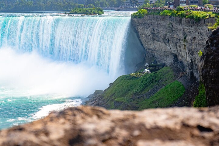 Explorez les Chutes du Niagara avec une croisière et l'expérience du Voyage Derrière les Chutes, photo 21 | wizardtrip
