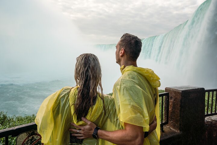 Explorez les Chutes du Niagara avec une croisière et l'expérience du Voyage Derrière les Chutes, photo 27 | wizardtrip