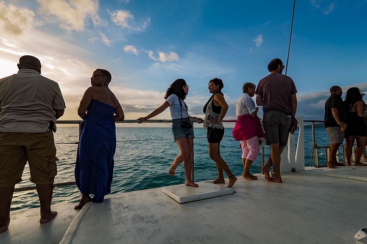 Geniet van een zonsondergangcruise met livemuziek op een catamaran op St. Croix, met rum punch en schilderachtige uitzichten, foto 10 | wizardtrip