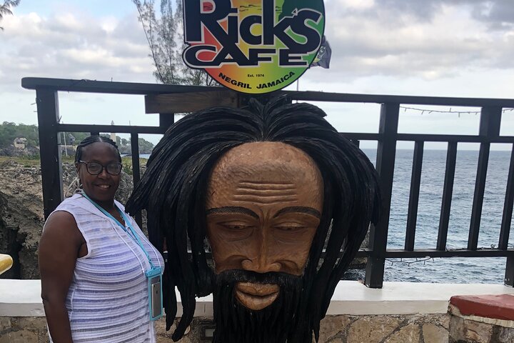 Privétour die Montego Bay's Hip Strip, lokale cultuur en schilderachtige plekjes verkent, foto 13 | wizardtrip