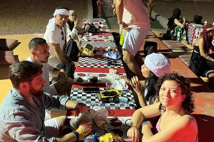 Safari désert de Dubaï exaltant avec dune bashing, quad, balades à dos de dromadaire et dîner BBQ, photo 18 | wizardtrip