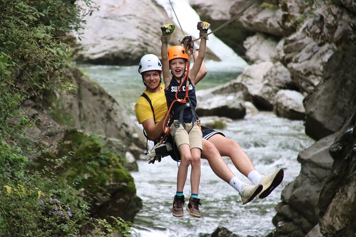 Erleben Sie den Nervenkitzel des Ziplinens durch den malerischen Učja Canyon in Bovec, Slowenien, Foto 10 | wizardtrip