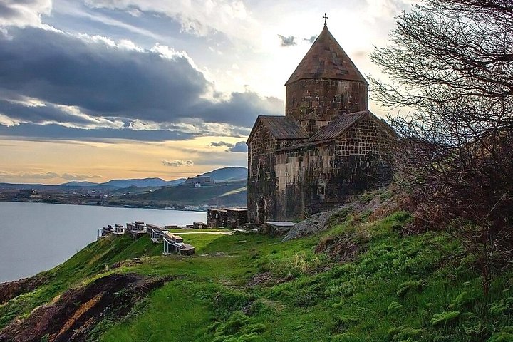 Naturskjønn tur til Tsaghkadzor, Tsjernobyl og klostre i Armenia med ørretgrill, foto 23 | wizardtrip