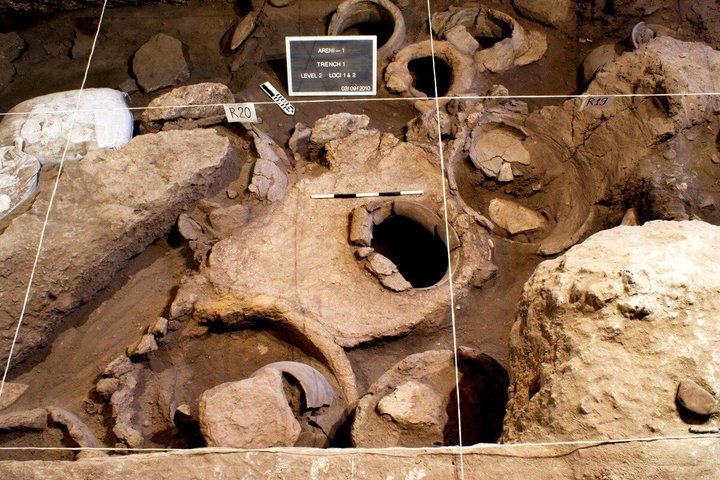 Explora monasterios históricos, viñedos y cuevas antiguas de Armenia en una excursión guiada de un día, foto 17 | wizardtrip