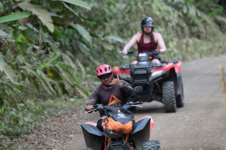 ATV-tour door het Costa Ricaanse regenwoud naar junglewatervallen nabij Jacó, foto 8 | wizardtrip
