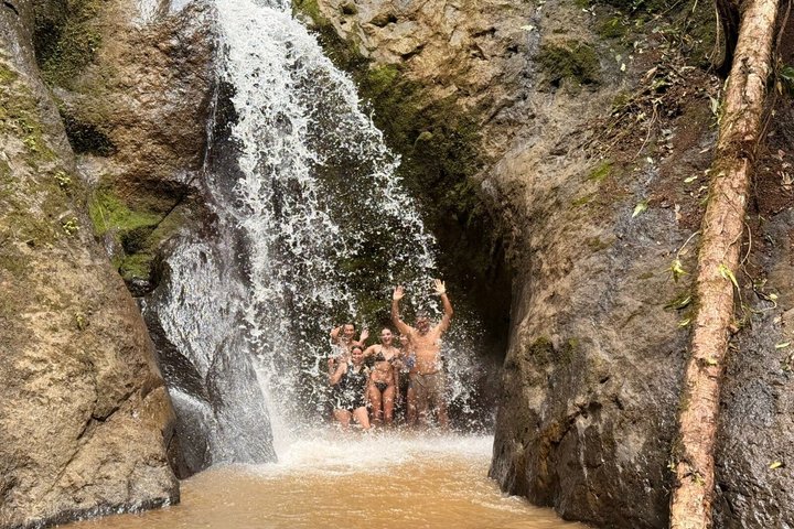 ATV-tour door het Costa Ricaanse regenwoud naar junglewatervallen nabij Jacó, foto 16 | wizardtrip