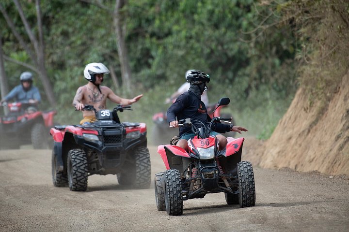 ATV-tour door het Costa Ricaanse regenwoud naar junglewatervallen nabij Jacó, foto 17 | wizardtrip