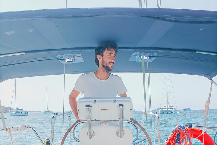 Privé zeiltocht rond Zuid-Ibiza, met verkenning van stranden en turquoise wateren, foto 19 | wizardtrip