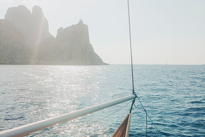 Privé zeiltocht rond Zuid-Ibiza, met verkenning van stranden en turquoise wateren, foto 26 | wizardtrip