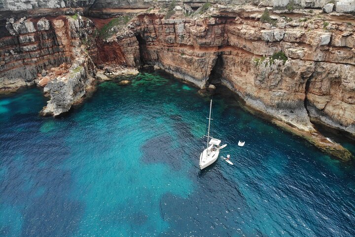 Privé zeiltocht rond Zuid-Ibiza, met verkenning van stranden en turquoise wateren, foto 35 | wizardtrip
