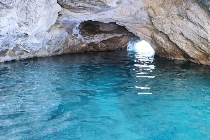 Excursion en voilier vers les grottes et plages de Kleftiko sur l'île de Milos, Grèce, photo 7 | wizardtrip